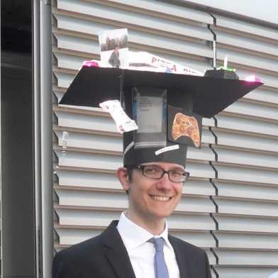 Pascal Emilio Verboket with his PhD hat